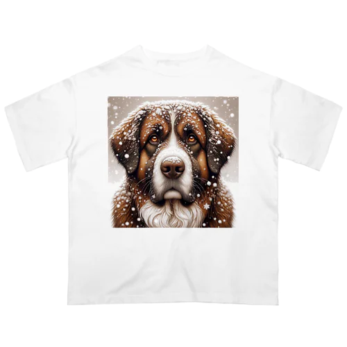 雪の中しかめっ面の犬さん オーバーサイズTシャツ