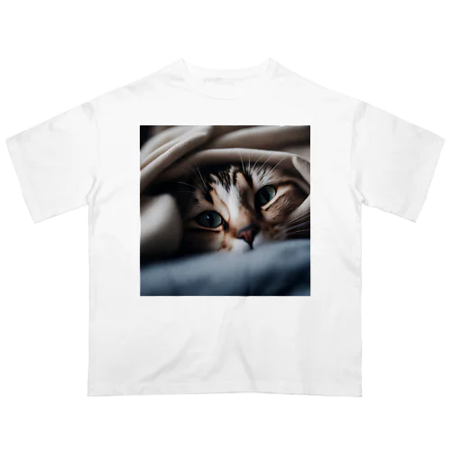 毛布の下に隠れている猫 オーバーサイズTシャツ