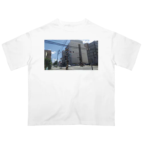 街角のC型踏切 Oversized T-Shirt