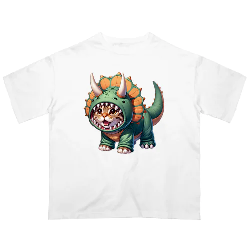 トリケラトプスのフードを被った子猫 Oversized T-Shirt