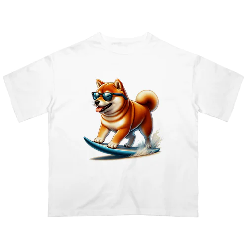 サーフィンするかわいい柴犬の子犬 Oversized T-Shirt