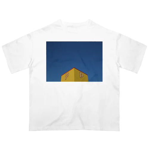 Ｐ Oversized T-Shirt