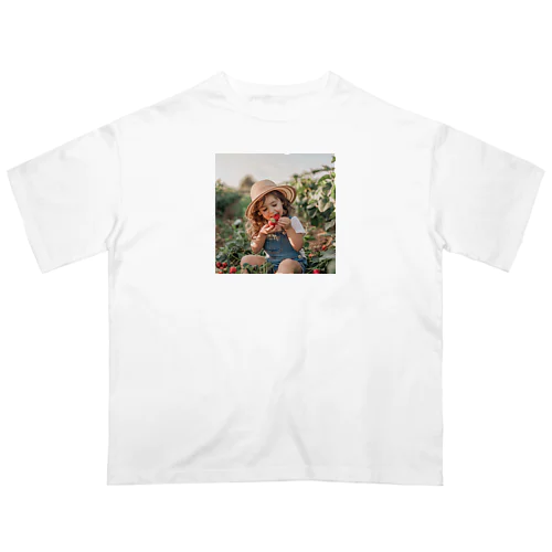 苺狩りで口にほうばんでいる女の子　ラフルール　1859 Oversized T-Shirt