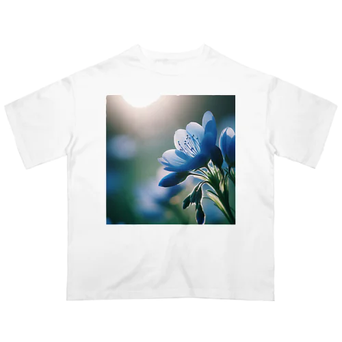 青い彼岸花 オーバーサイズTシャツ
