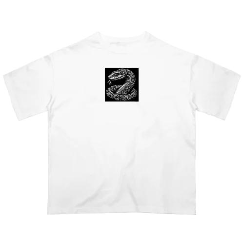 モノクロ蛇のタペストリー Oversized T-Shirt