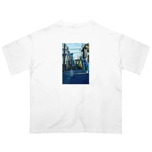 海辺の街 Oversized T-Shirt