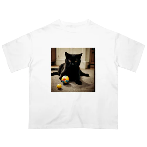 遊ぶ猫 Oversized T-Shirt