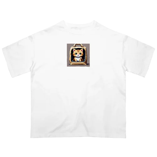 お出かけバックの猫 Oversized T-Shirt