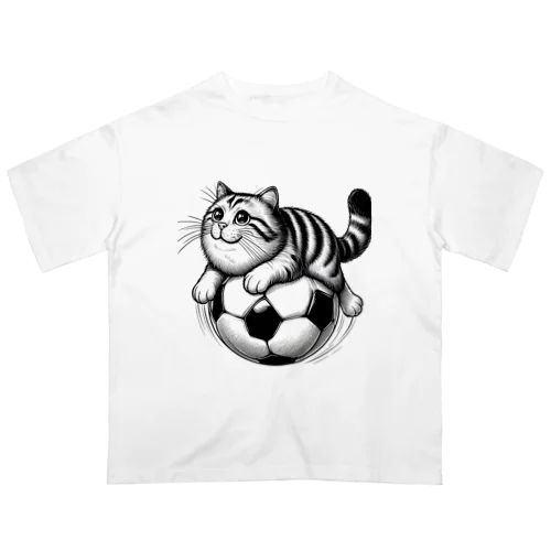 まる猫サッカーボール乗り Oversized T-Shirt