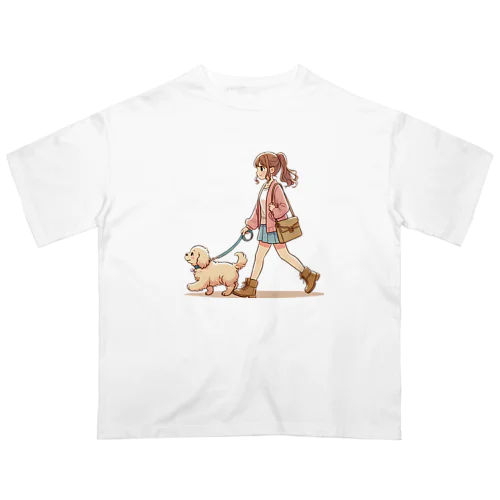 かわいい犬と散歩をする女性 Oversized T-Shirt