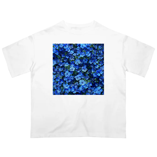 鮮やかな青色の花　ネモフィラ オーバーサイズTシャツ