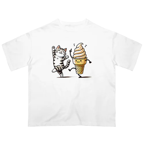 ソフトクリームと猫 Oversized T-Shirt