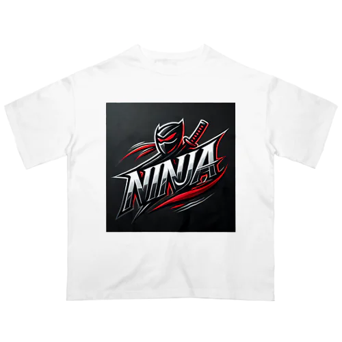 鋭さと力強さを象徴するNinjaロゴ オーバーサイズTシャツ