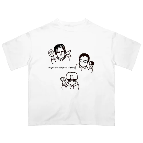 ３人の個性をギュッと集結 Oversized T-Shirt