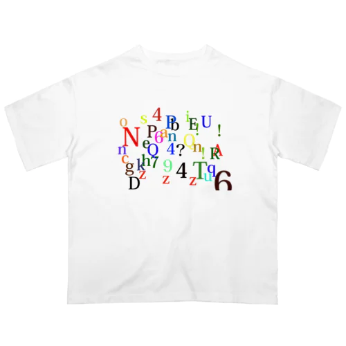 アルファベットと数字の洪水 Oversized T-Shirt