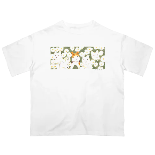 花の中から犬 オーバーサイズTシャツ