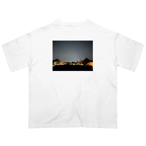 星空の下でひと息 Oversized T-Shirt