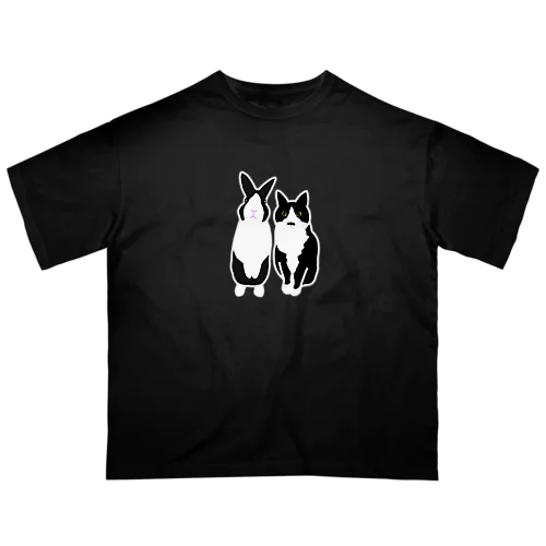 ダッチうさぎ(立)とハチワレねこ Oversized T-Shirt