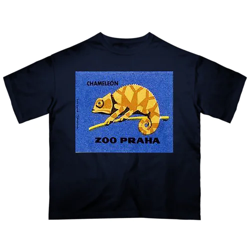 チェコ・プラハ動物園　カメレオン Oversized T-Shirt