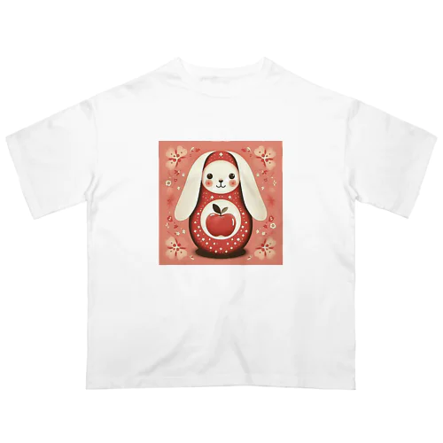 うさぎのマトリョーシカ（りんご） オーバーサイズTシャツ