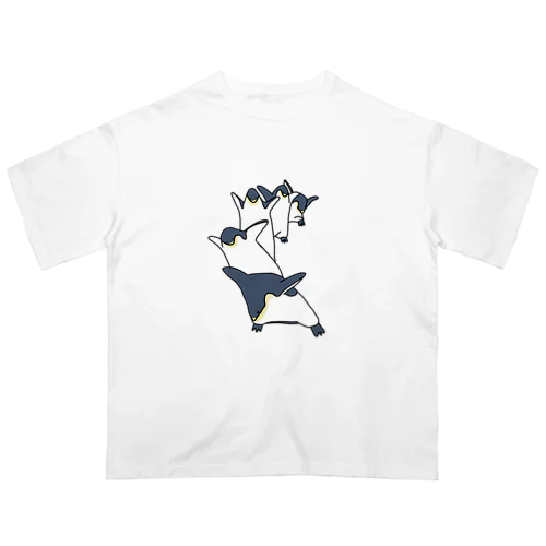 踊るペンギン Oversized T-Shirt