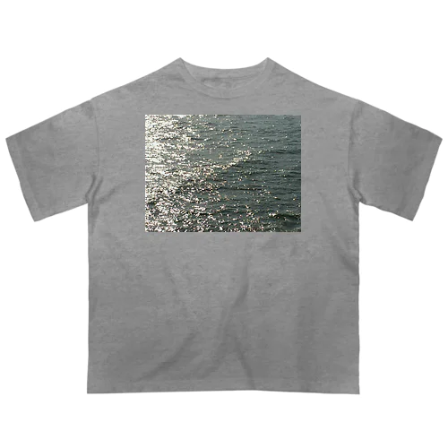 201410241247000 　海面は燻し銀 Oversized T-Shirt