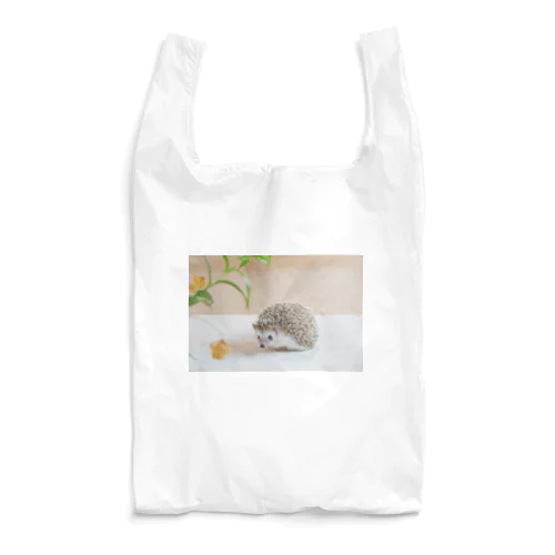 上目遣いのハリネズミ Reusable Bag