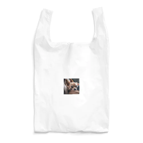 飼い主の足元にくっついているチワワ Reusable Bag