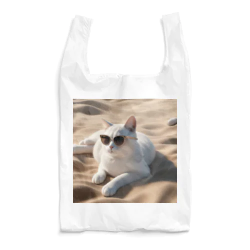 ビーチで波の音を聴きながらサングラスをかけた猫 Reusable Bag