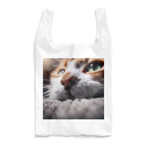 カーペットでごろんとする猫 Reusable Bag