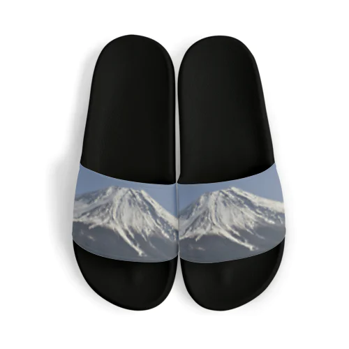 冠雪した富士山 サンダル