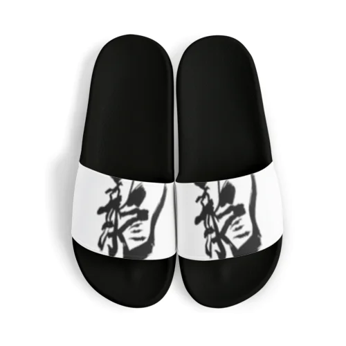 龍 Sandals