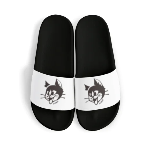 ハチワレ白黒ねこ Sandals