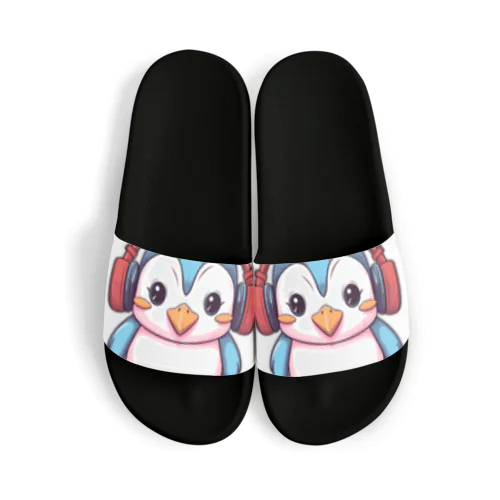 赤いヘッドホンを付けているペンギン Sandals