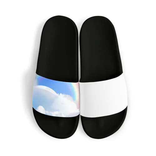 雲にカモフラージュしたUFO Sandals