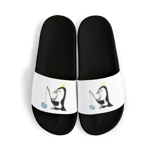 ペンちゃんフィッシングをする。 Sandals