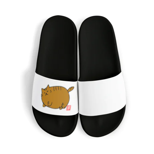 デブ猫ニャポポさん(ハンコ) Sandals