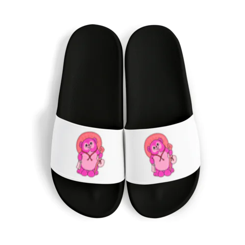 たぬきの置物（ピンク） Sandals