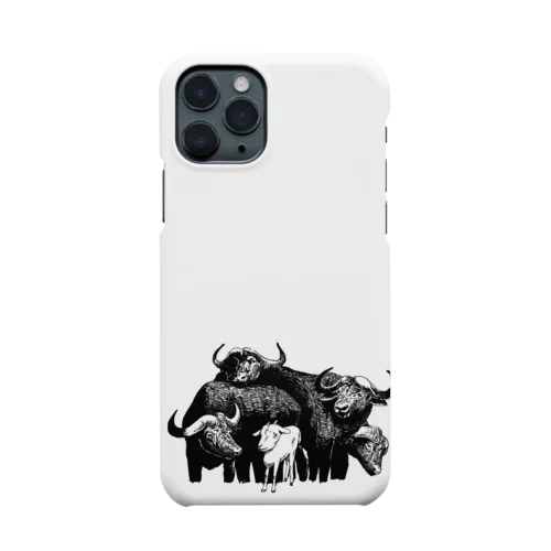 水牛の群れの中のヤギ Smartphone Case