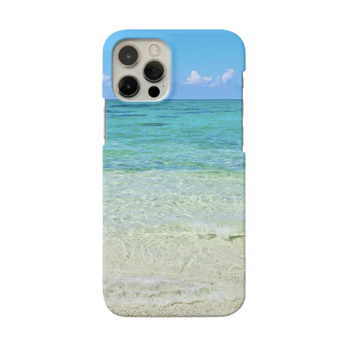 Waves on a clear day Smartphone Case