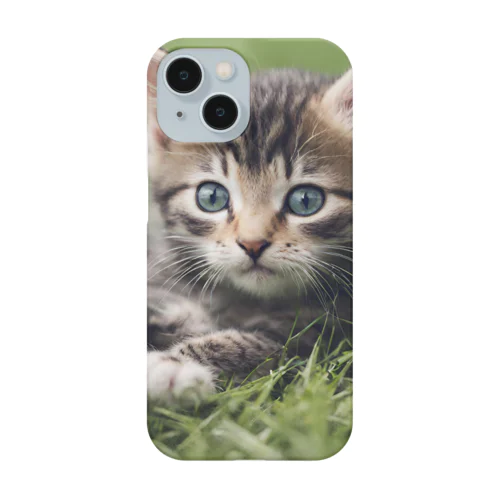 わくわくな気持ちで見つめる子猫 Smartphone Case