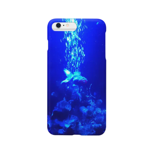 青の世界の金魚 Smartphone Case