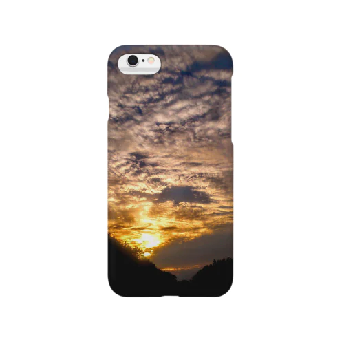 山の夕暮れ Smartphone Case