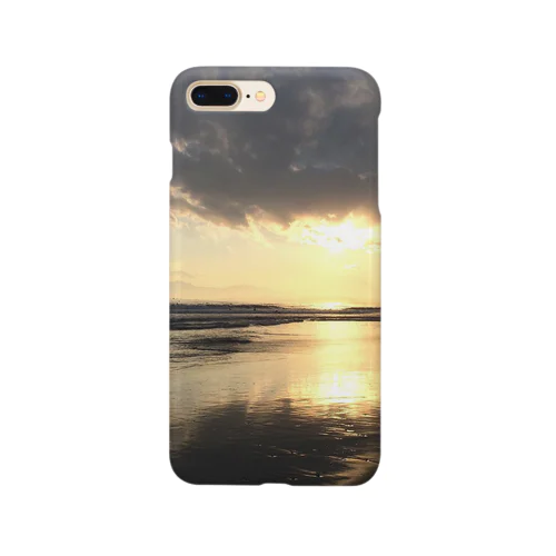 晴れに向かう夕方の海 Smartphone Case