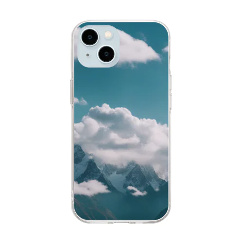 雲が高い峰々に包まれ、一面に広がる山岳地帯 Soft Clear Smartphone Case