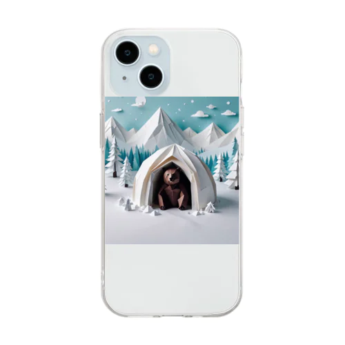 雪原で、かまくら作りをするクマ Soft Clear Smartphone Case