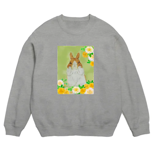 茶色うさぎ お手入れ中  Crew Neck Sweatshirt