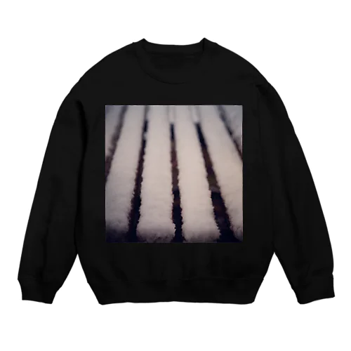 雪の積もるベンチ（みたいな） Crew Neck Sweatshirt