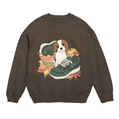 スニーカーとキャバリアと落ち葉 Crew Neck Sweatshirt