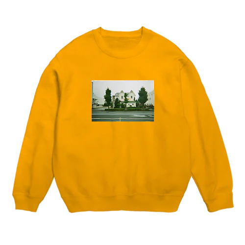 国道沿いの緑の家 Crew Neck Sweatshirt